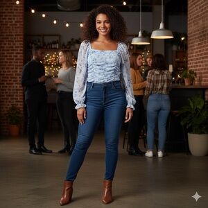 NWT Almost Famous Size L Blue Floral Long Sleeve Pullover Crop Top Ruched Bodice